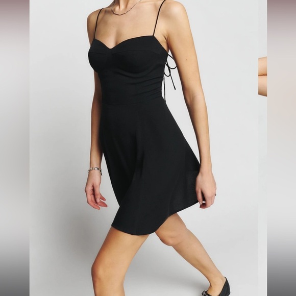 NWT Reformation Saskia Dress Black Size 6 SOLD OUT - Picture 3 of 8